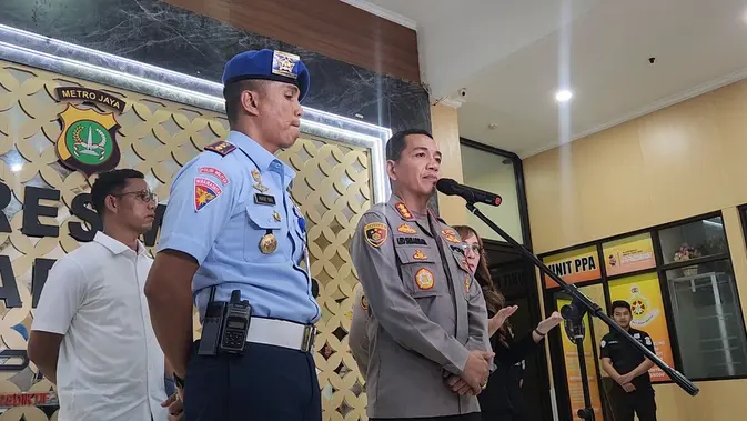 Karumkit Polri mengatakan anak perwira TNI AU dibakar hidup-hidup