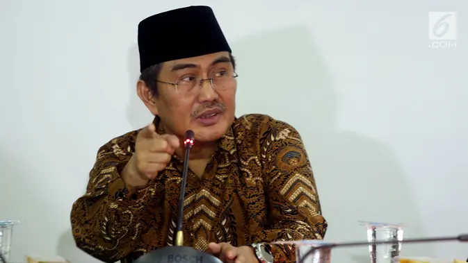 Mantan Ketua MK: Gugatan Batas Usia Capres Hanya Cari Platform Politik dan Permalukan Jokowi